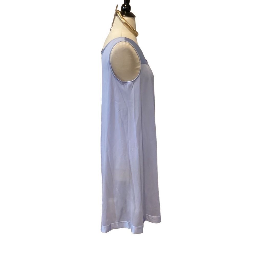 Vintage Vanity Fair Periwinkle Sleep gown USA Floral Detail Size Medium - Picture 2 of 11